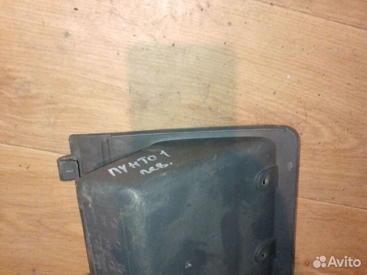 Крышка блока предохранителей Фиат пунто 1