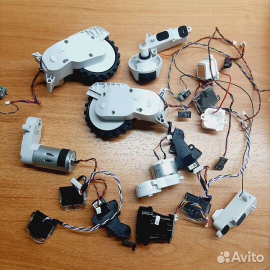 Xiaomi Mi Robot Vacuum-Mop 2 на запчасти (разбор)