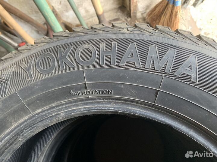 Yokohama IceGuard Stud IG65 215/65 R16 102T