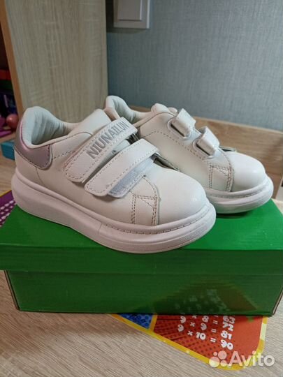 Кроссовки для девочки 28 размер