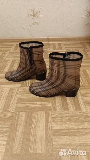 Резиновые сапоги