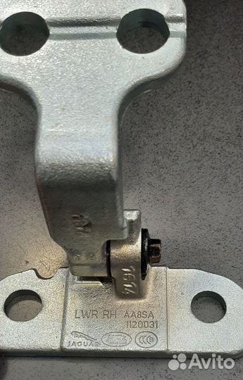 Петля двери