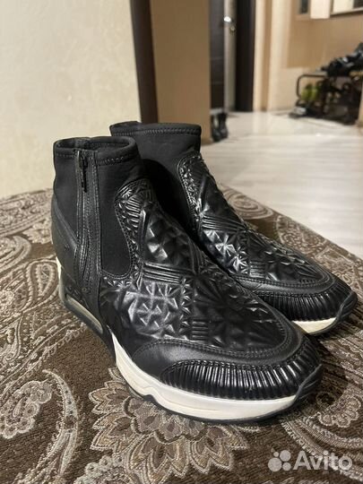 Кроссовки женские 40 размер