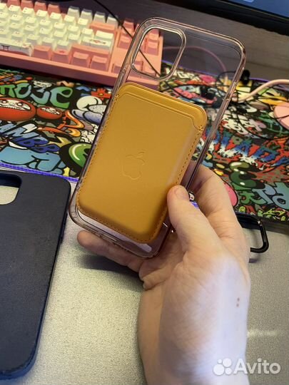 Чехлы на iPhone 12/12pro