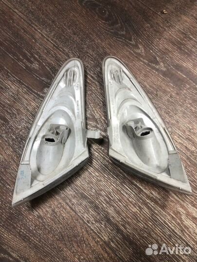 Поворотник Mazda Premacy CP8 FP