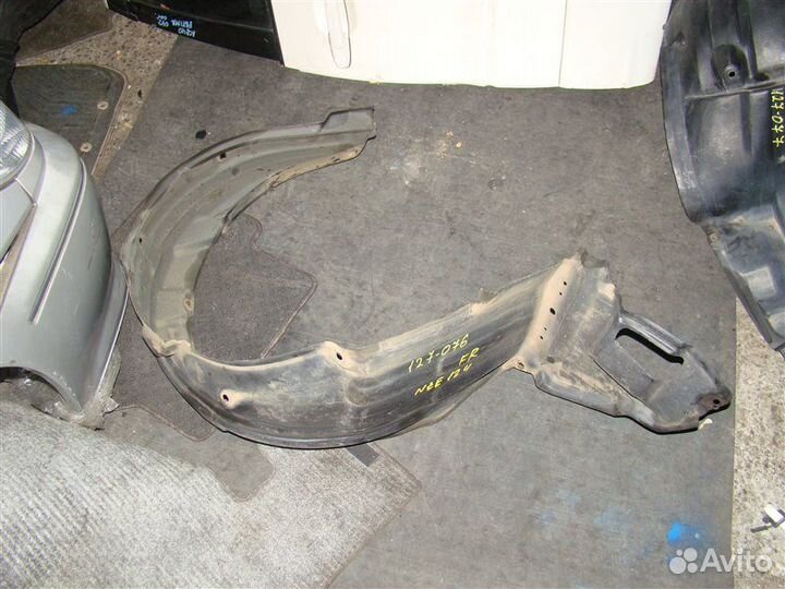 Подкрылок передний правый Toyota Corolla NZE124