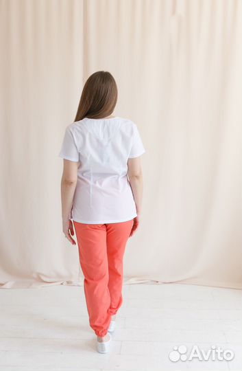 Медицинский костюм женский