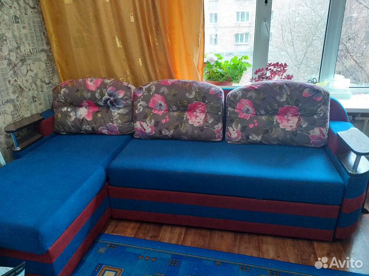 Большой угловой диван раскладной бу