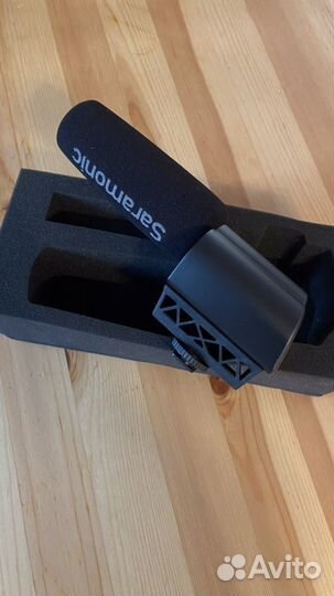 Накамерный микрофон Saramonic Vmic