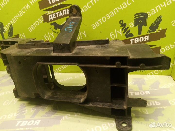 Кронштейн фары левый Chrysler Lhs 3.5 1993