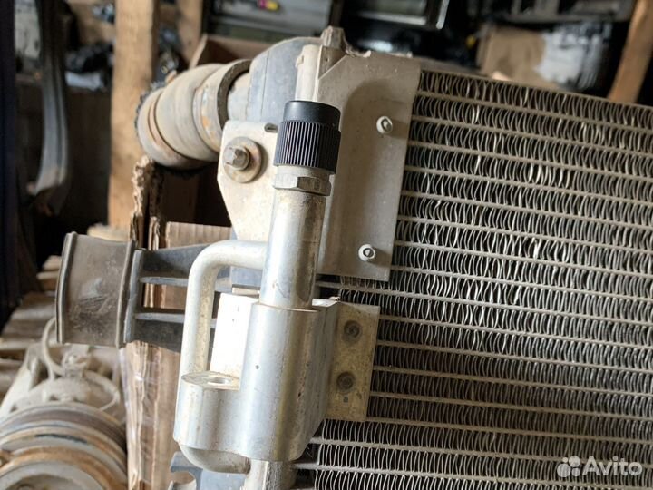 Радиатор охлаждения и кондиционера Шевроле Вива