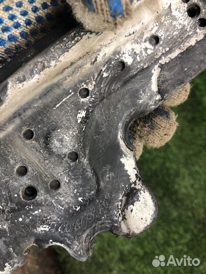 Заглушка кузова Bmw 5 F10 N52B25 2011