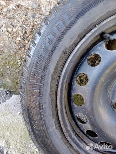 Bridgestone Blizzak DM-V1 15/9 R15