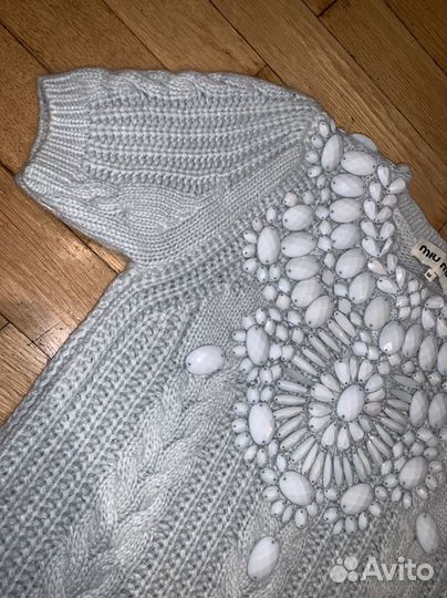 Свитер теплый с камнями