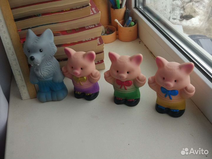 Три поросенка