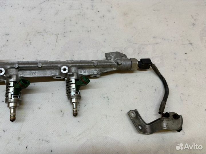 Топливная рейка правая Lexus Gs300 GRS190 3GR-FSE