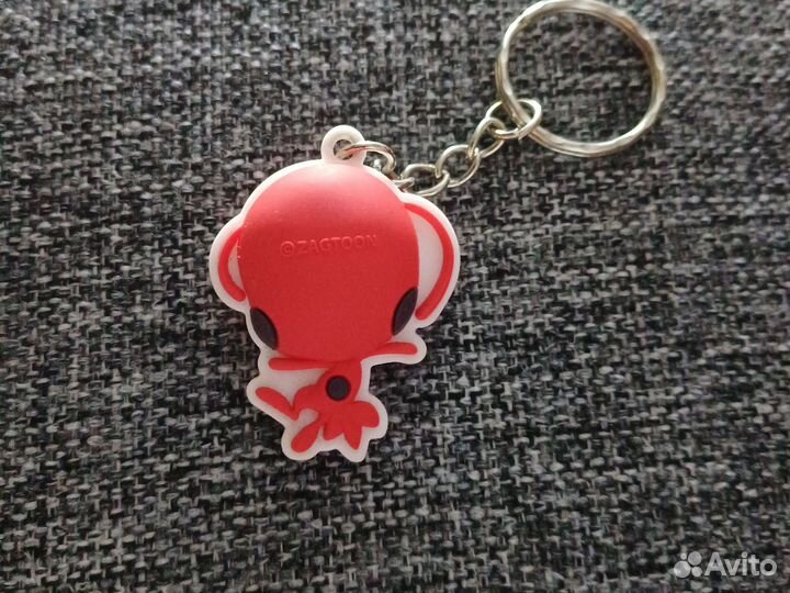 2 брелка из набора леди баг и супер кот