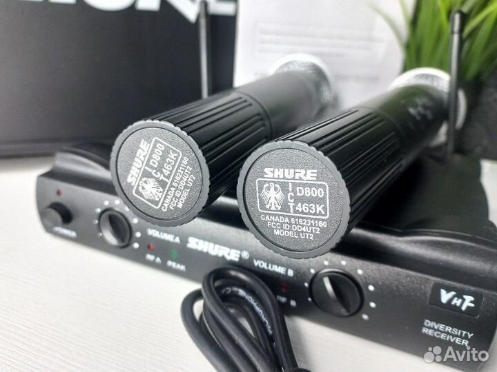 Микрофоны Shure Два беспроводных радио микрофона