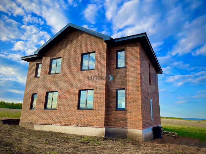 Таунхаус 100 м² на участке 4 сот.