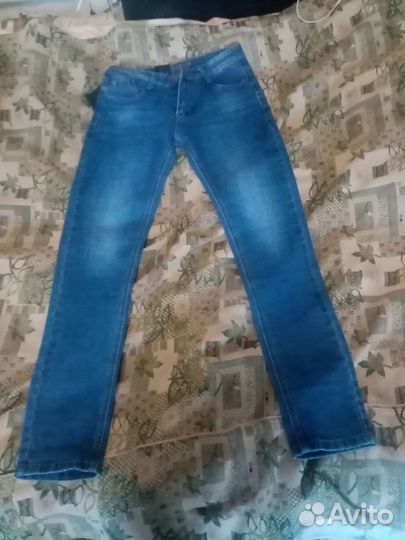 Продаю джинсы