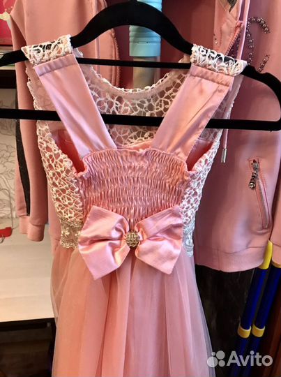 Платья на девочку праздничные