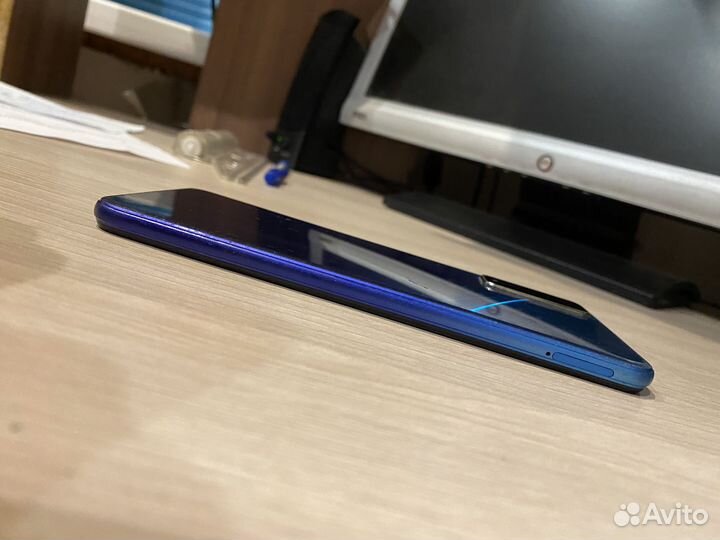 Телефон Vivo y20