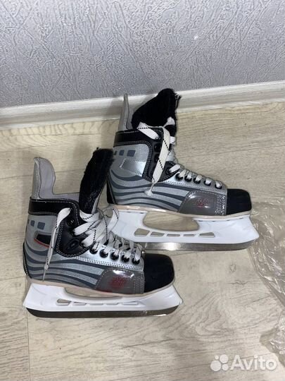 Коньки хоккейные 39 размер