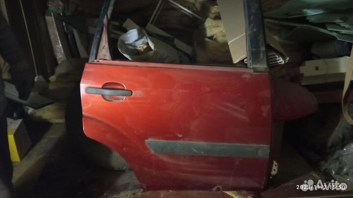 Дверь задняя правая Ford Fiesta 2002-2008