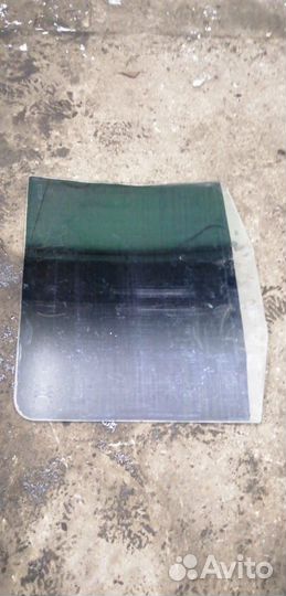 Cтекло двери заднее левое правое Vw Golf III
