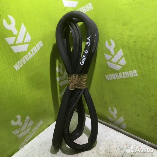 Уплотнитель двери Фольксваген Пассат Б6