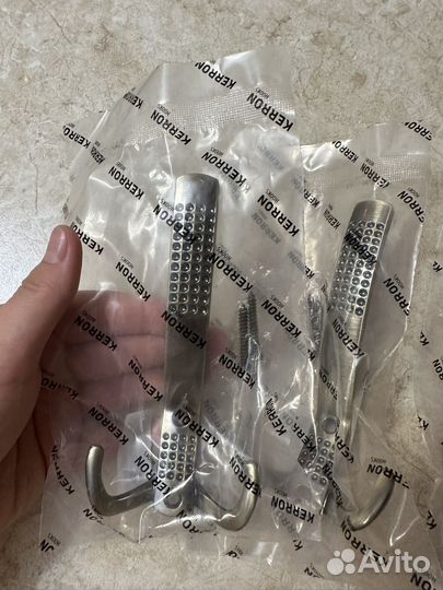 Крючок для одежды, вешалка