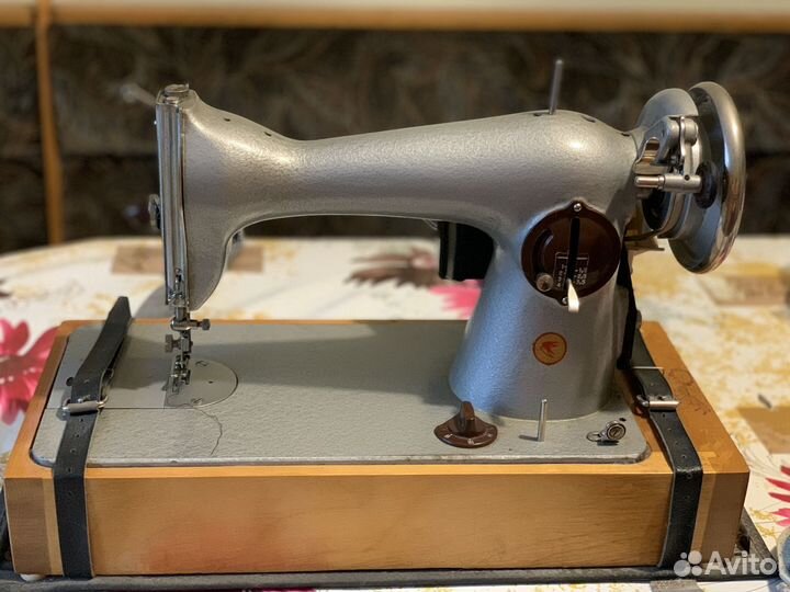 Швейная машина Подольск с электроприводом новая