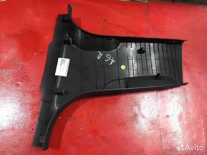 Обшивка средней стойки правая Audi A6 C7 3.0