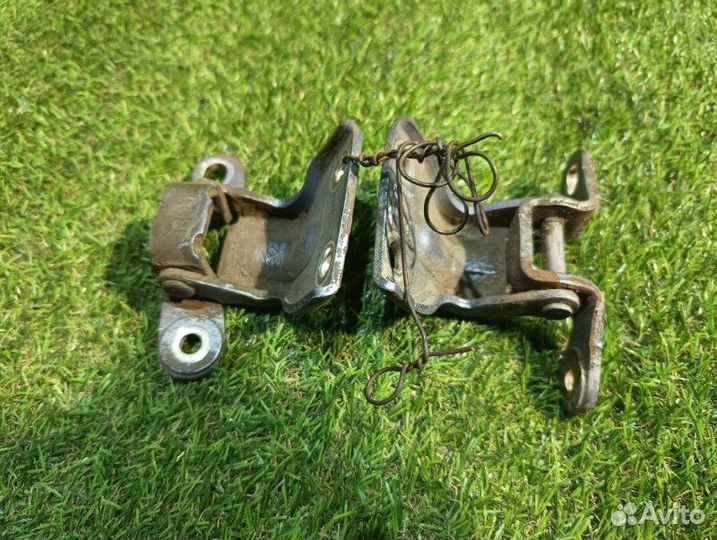 Петля двери задняя левая Kia Rio DC A5D 2004