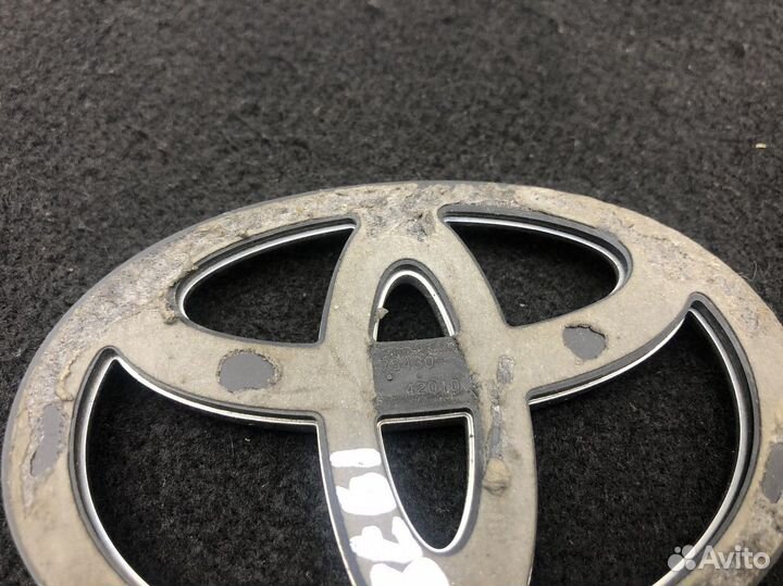 Эмблема Toyota Rav 4 2006-2013