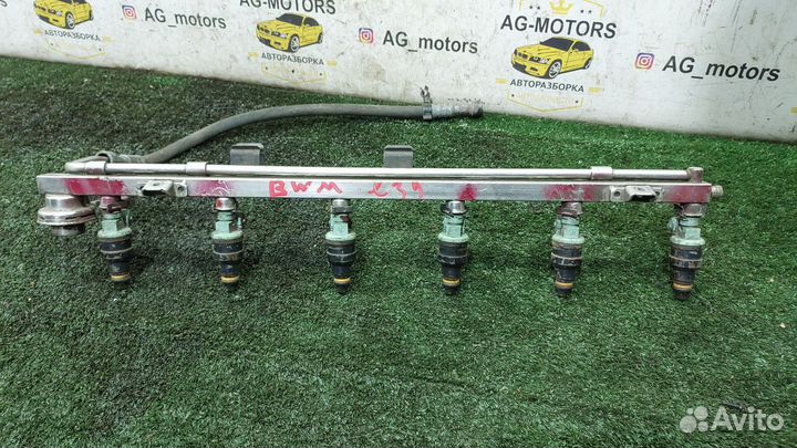 Рейка топливная рампа с форсунками BMW E39 М52,2.8