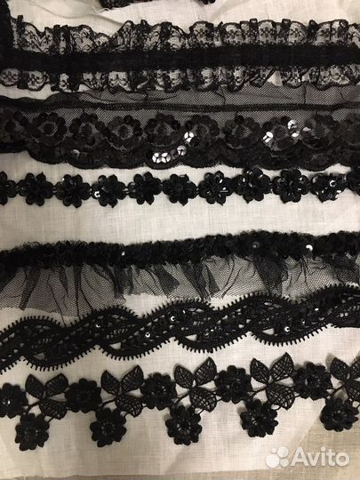 Кружево с пайетками и бисером