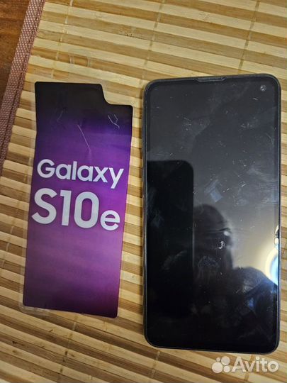 Samsung Galaxy S10e, 6/128 ГБ