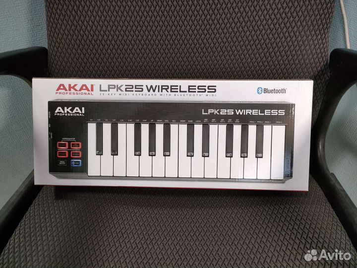 Akai Pro LPK25 Wireless миди клавиатура