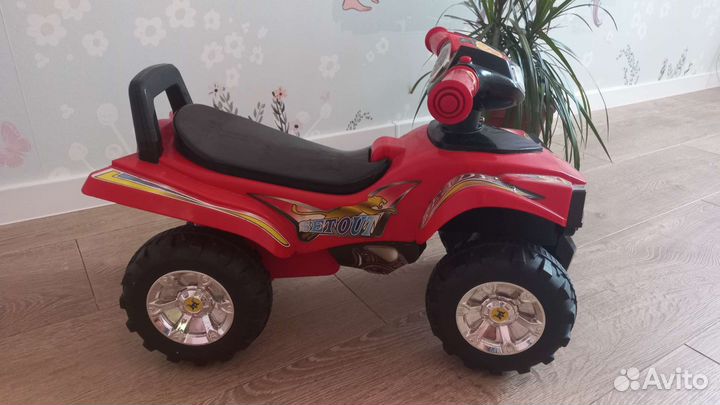 Машинка каталка