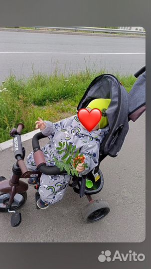 Детский велосипед с ручкой