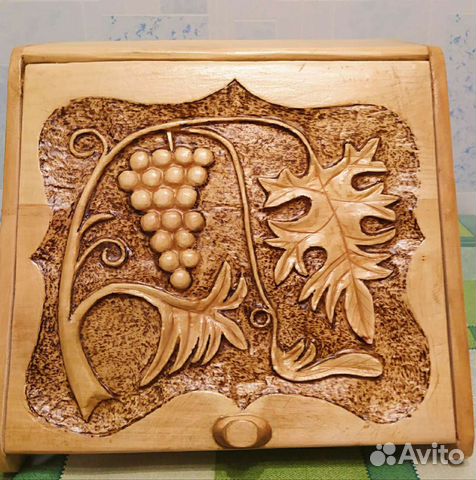 Хлебница резной работы