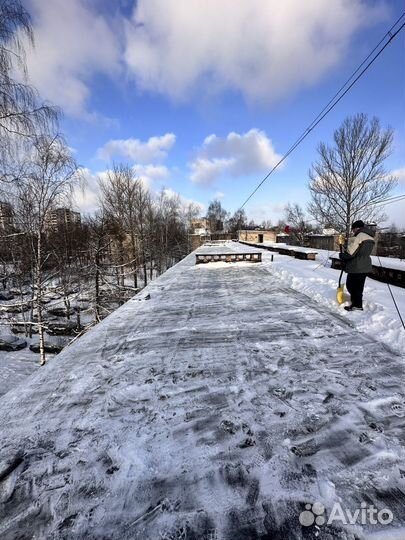 Чистка снега с крыш