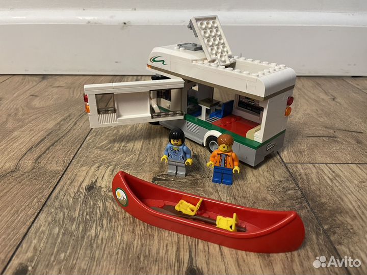 Lego city Дом на колесах и Внедорожник с катером