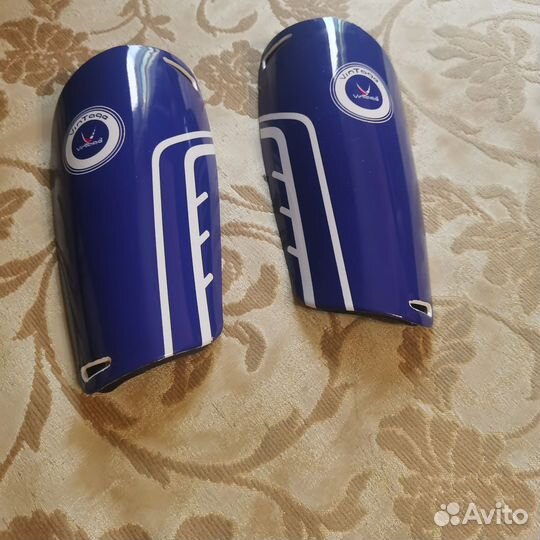 Щитки футбольные детские размер s