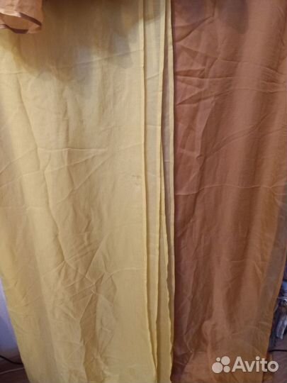 Шторы желто- коричневые с ламбрикеном и лентой для