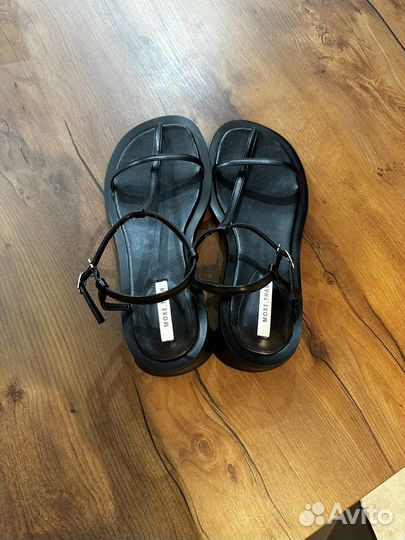 Босоножки 39