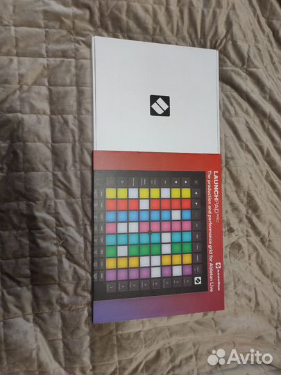 Миди контроллер Novation Launchpad Pro MK3