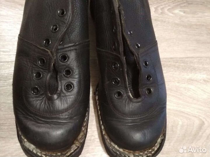 Ботинки лыжные р 34-35