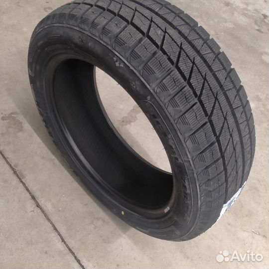 Sailun Ice Blazer Arctic EVO 275/40 R21 107T